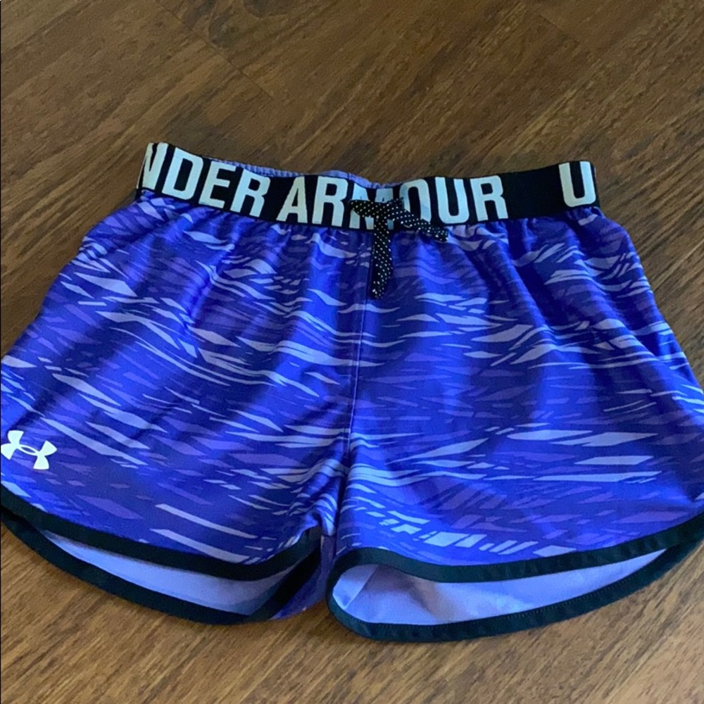 Under Armour girls athletic shorts. Size large.
